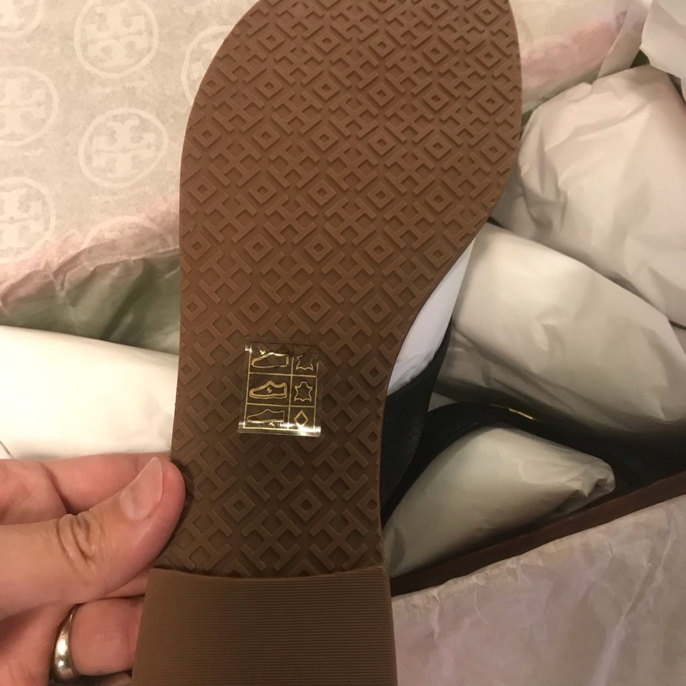 Sandals - Picture 3 of 4